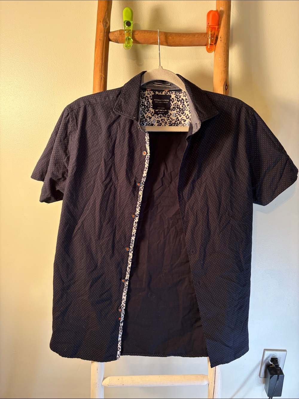 Denim & Flower Navy Short-Sleeve Button-Down Shirt with Subtle Dot Print